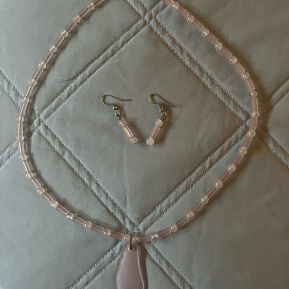 Elegant Pink Beaded Necklace and Earring Set-New - Picture 1 of 3